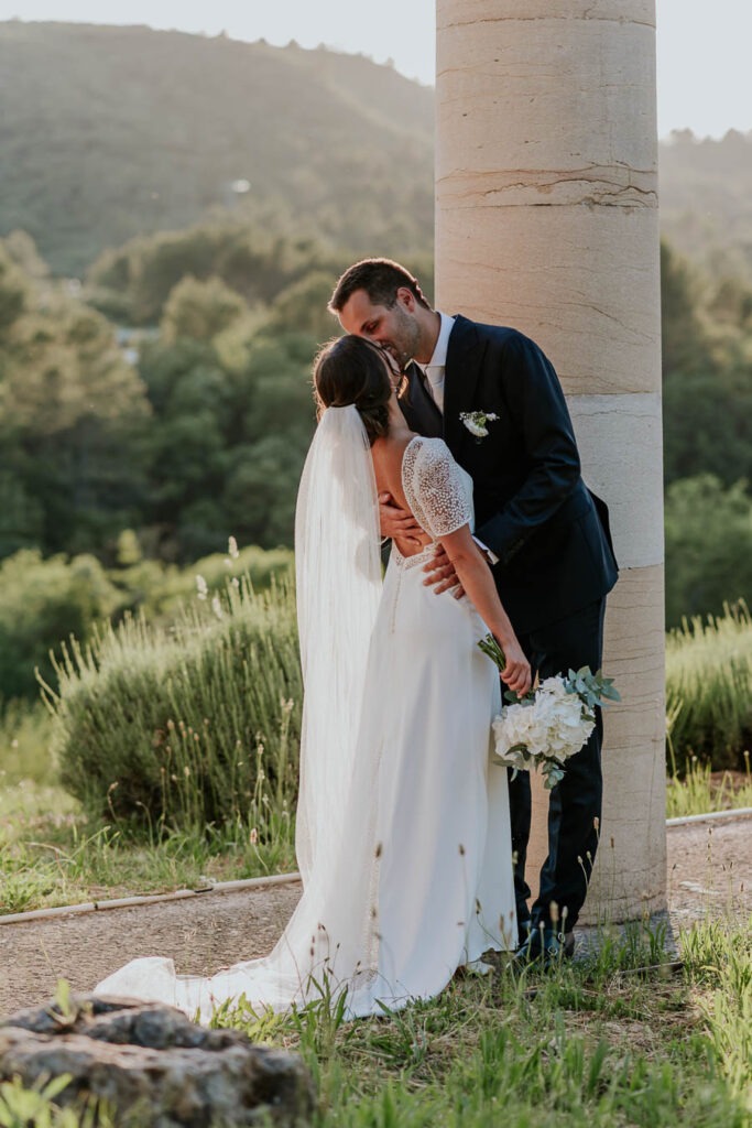 Séance photo de couple - Mariage au mois de mai - Domaine Fontainebleau en Provence - Nathalie Nencioni photographe