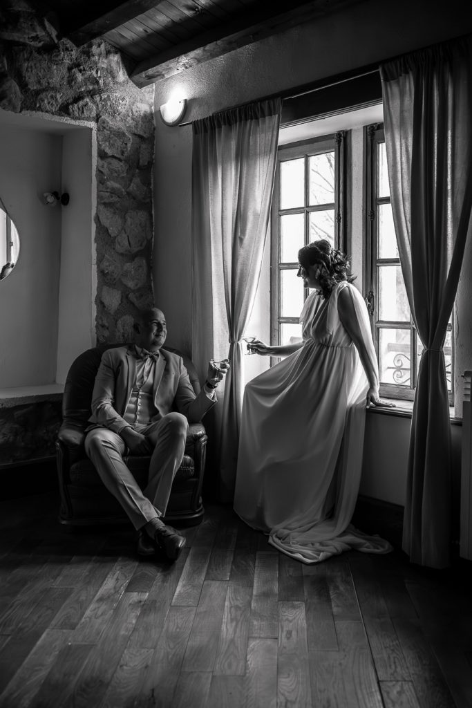 Photo de couple en noir et blanc